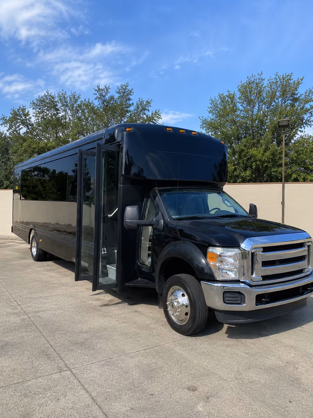 alexandria 20 passenger party bus