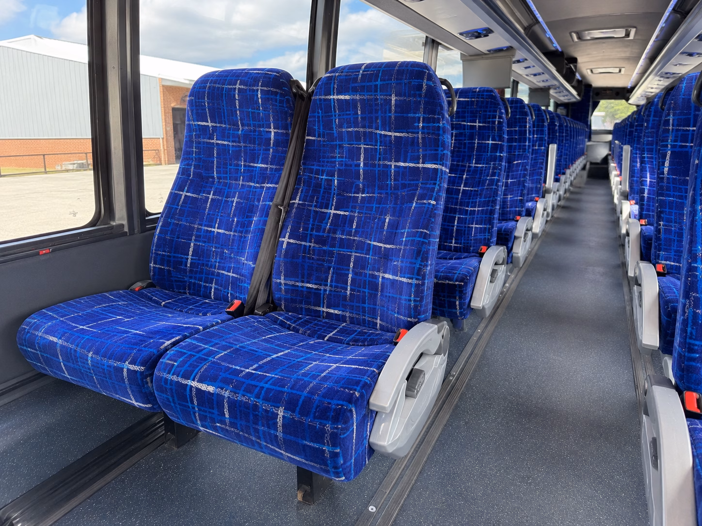 how the type of bus you choose changes the price in alexandria virginia